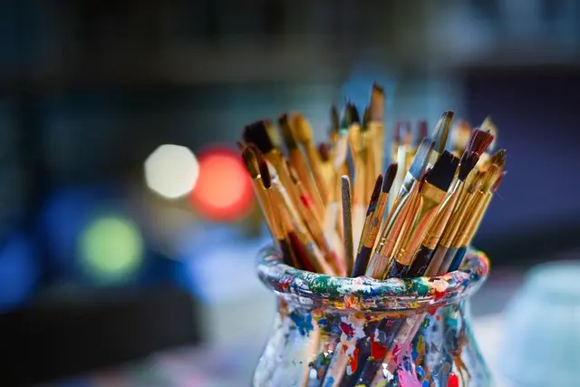 Le choix des pinceaux : guide complet pour les peintres experts